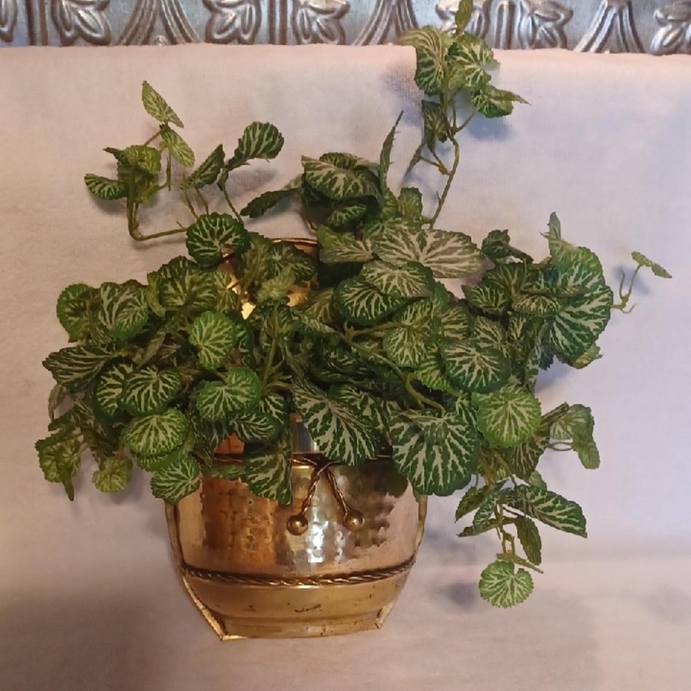 Gold Planter with Green Foliage Home Interior Wall Planter Copper - Picture 4 of 6
